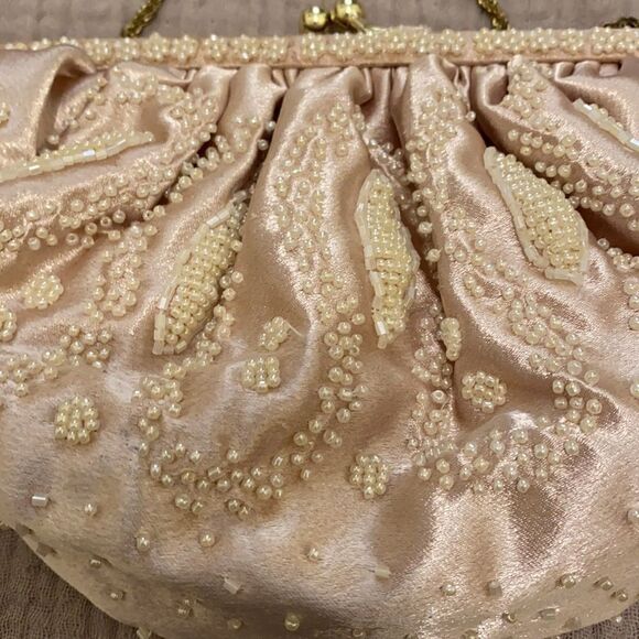 La Regale evening bag/ clutch in very good condition. - Picture 5 of 13